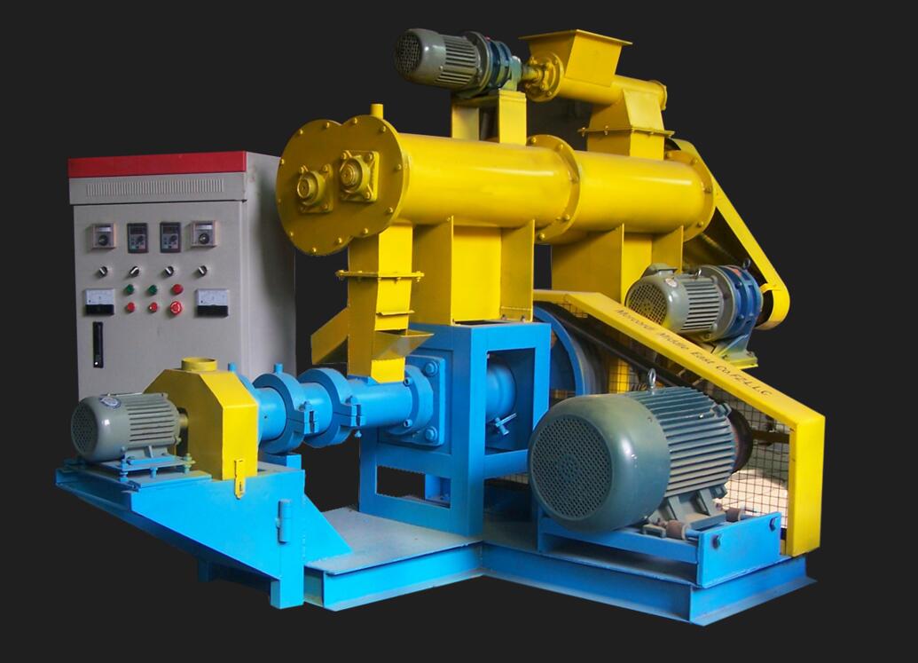 Floating fish pellet machine