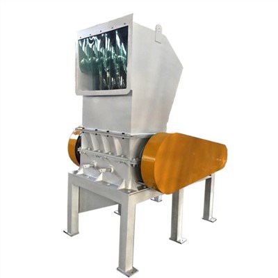 Plastmasas smalcināšanas mašīna